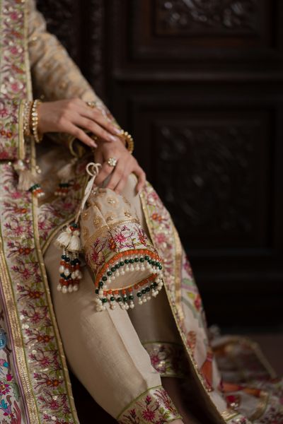 Picture of Alveen Shawl