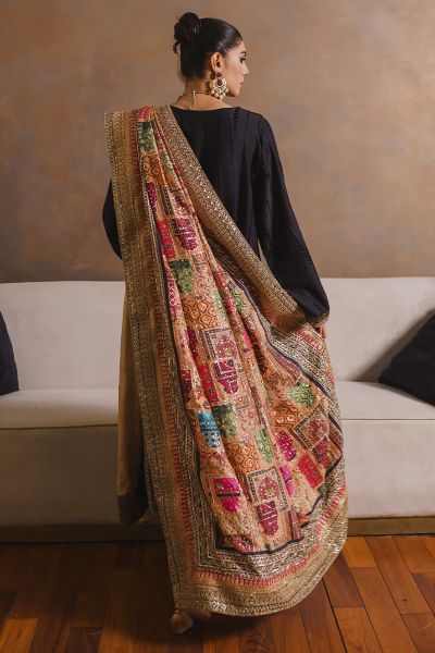 Picture of Zafira Shawl