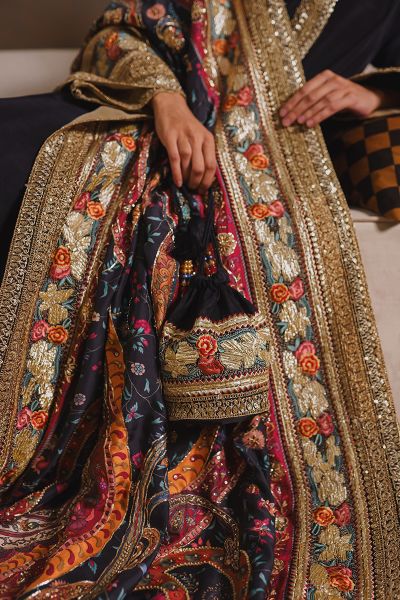 Picture of Onyx Shawl